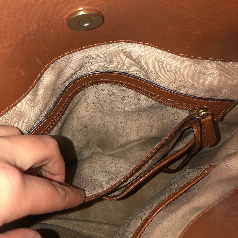 Michael Kors Hamilton Tote - Picture 6 of 6
